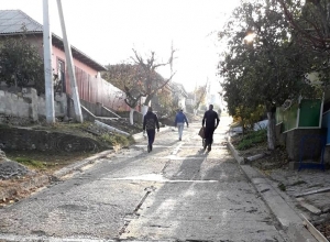 Жители Батамании и примария совместными усилиями ремонтируют часть улицы Советская