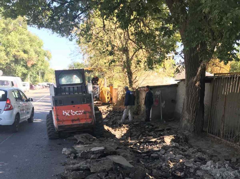 В Чадыр-Лунге ремонтируют еще один тротуар