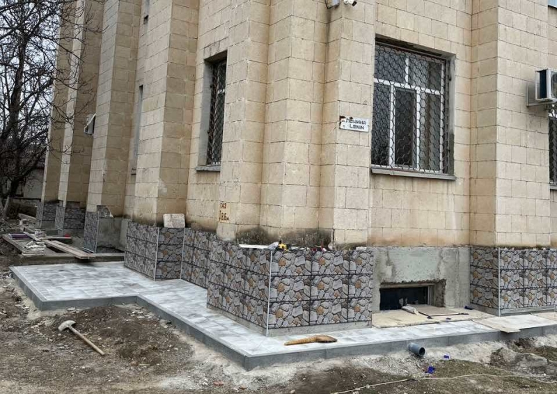 Местные власти Чадыр-Лунги проводят ремонт городской администрации