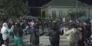 Танцы под открытым небом: в Чадыр-Лунге завершились осенние народные гуляния «Кешя хорусу»