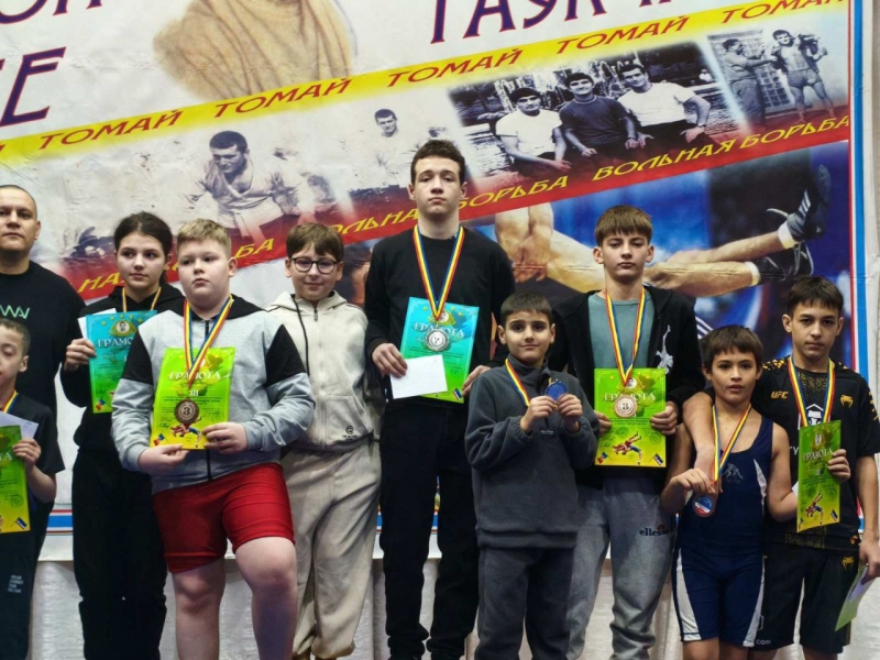 Юные борцы из Чадыр-Лунги успешно выступили на турнире в селе Томай