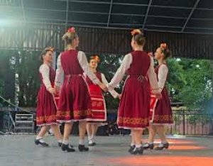 В сентябре Народное Хору станет ближе - традиционные гагаузские танцевальные вечера оживят разные микрорайоны города