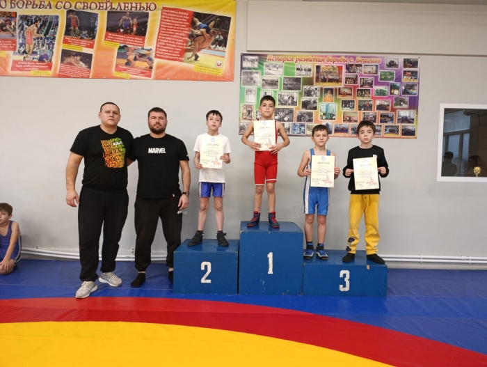 Юные борцы из Чадыр-Лунги успешно выступили на первенстве в Бешгиозе