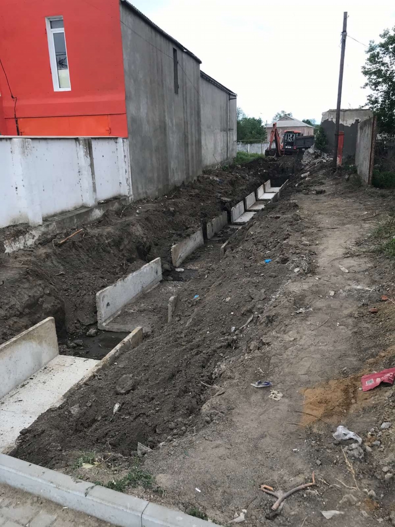 В Чадыр-Лунге благоустраивают канал Желябова