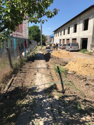 На улице Мичурина строят тротуар