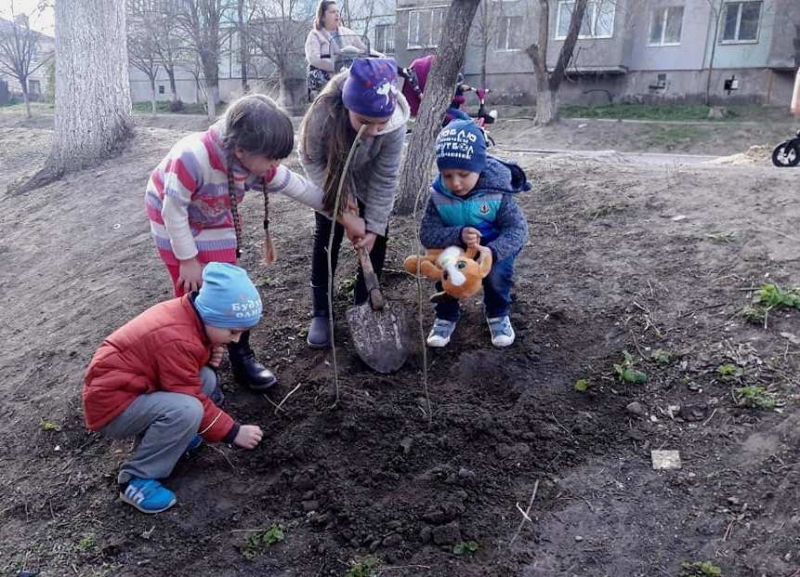 День озеленения в Чадыр-Лунге объединил горожан
