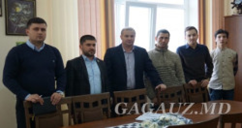 Шахматный клуб Чадыр-Лунги получил 10 комплектов шахмат