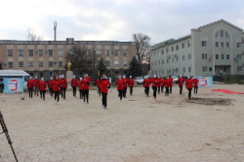 В Чадыр-Лунге к Международному дню борьбы со СПИДом прошел флэш-моб