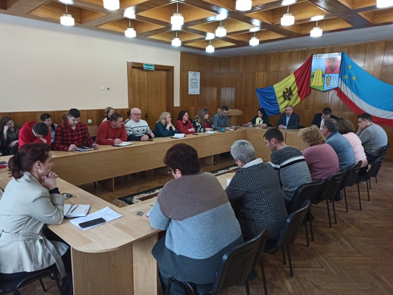 Как вести себя госслужащему - обсудили в примарии