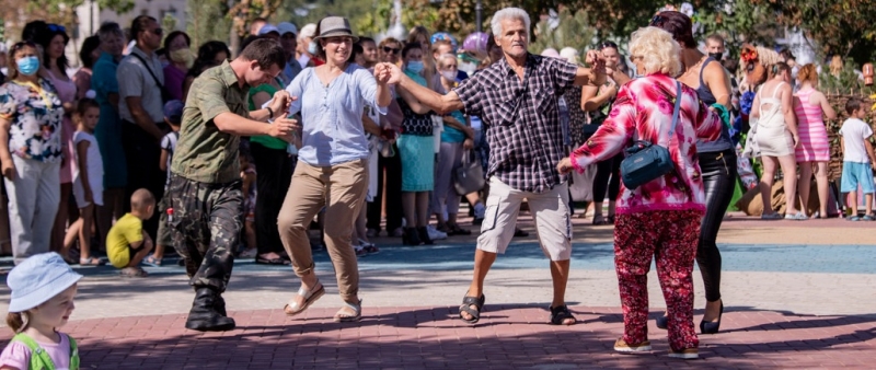 В мун. Чадыр-Лунга возобновляется традиция проведения "Хору" (народные гуляния)