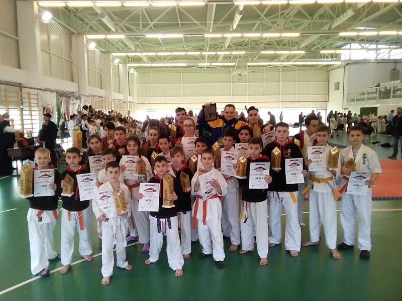 Двадцать каратистов из Чадыр-Лунги стали призерами чемпионата в Румынии