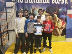Чадыр-лунгские спортсмены выступили на международном турнире по вольной борьбе