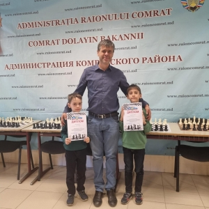 Чадыр-лунгские шахматисты отлично выступили на первенстве Комратского района