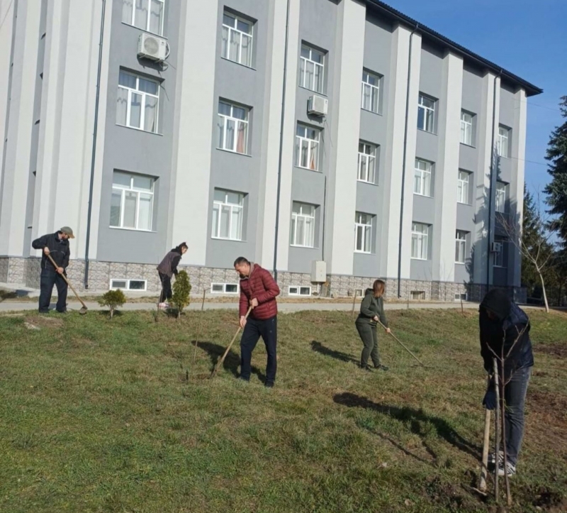 В Чадыр-Лунге состоялся первый весенний общегородской субботник