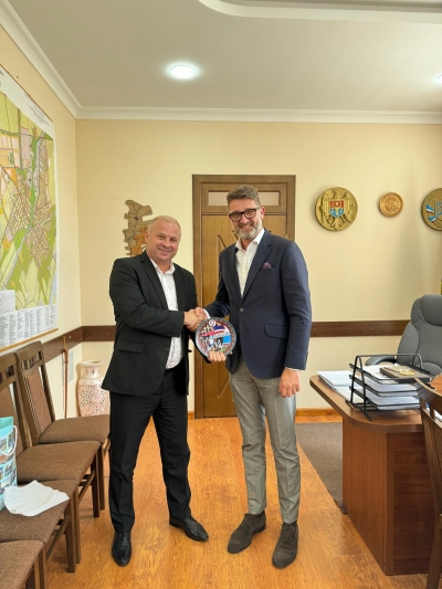 С рабочим визитом Чадыр-Лунгу посетил посол Румынии в РМ