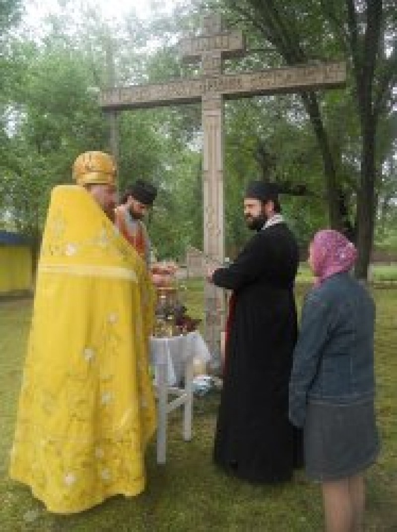 Молебен в память о святителе Афанасии Великом был совершен на месте будущего Храма