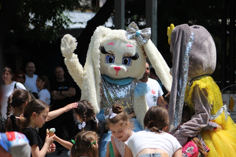Концерт, ростовые куклы, выступления спортсменов: как в Чадыр-Лунге отметили День защиты детей
