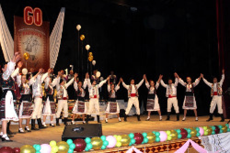 Чадыр-Лунгской &quot;Кадынже&quot; зал аплодировал стоя