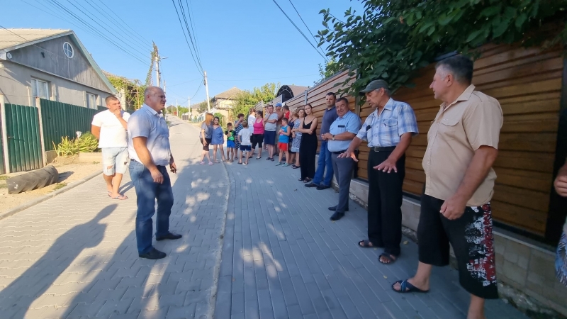 Примар Чадыр-Лунги Анатолий Топал встретился с жителями переулка Кирова (Фото+Видео)