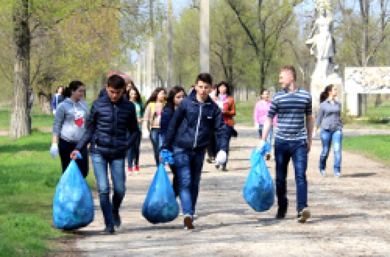 В Чадыр-Лунге прошел субботник
