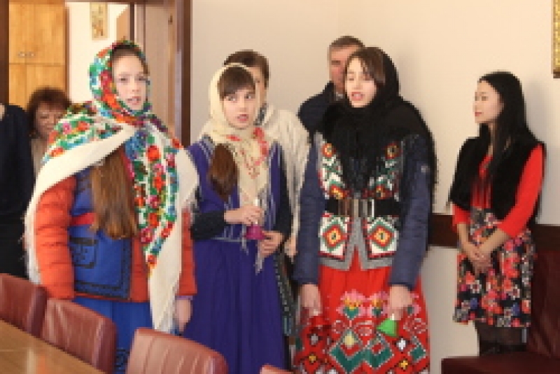 13 января дети с ограниченными возможностями получили подарки, собранные в рамках благотворительной акции &laquo;Из рук в руки&raquo;