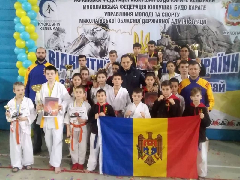 Чадыр-Лунгские каратисты привезли из Украины 11 серебряных и бронзовых медалей