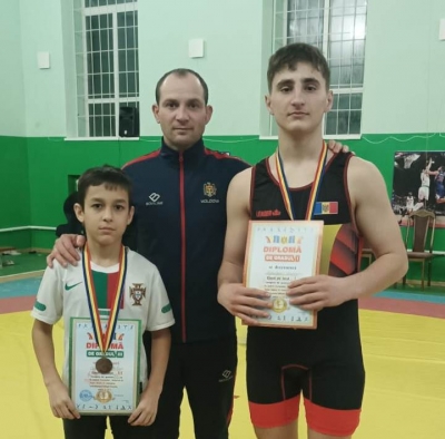 Чадыр-лунгские борцы показали отличные результаты на Национальном турнире