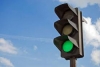 На перекрестке улиц Ленина и Ломоносова работает светофор