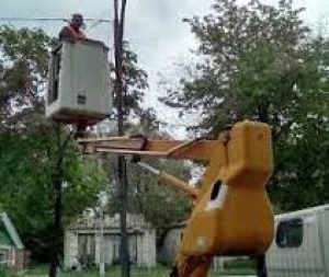 Уличное освещение восстанавливают в двух районах муниципия