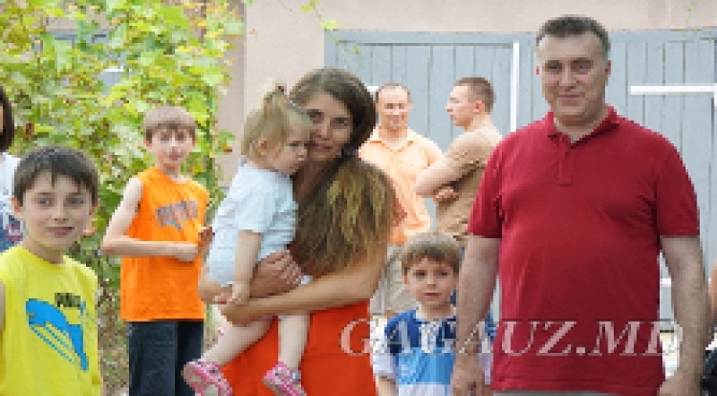 Семья с четырьмя детьми нуждается в помощи!