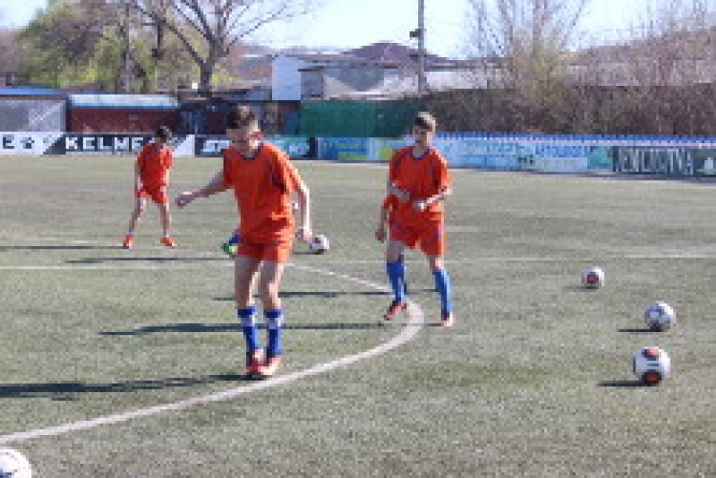 Юные футболисты проявили себя на открытой тренировке