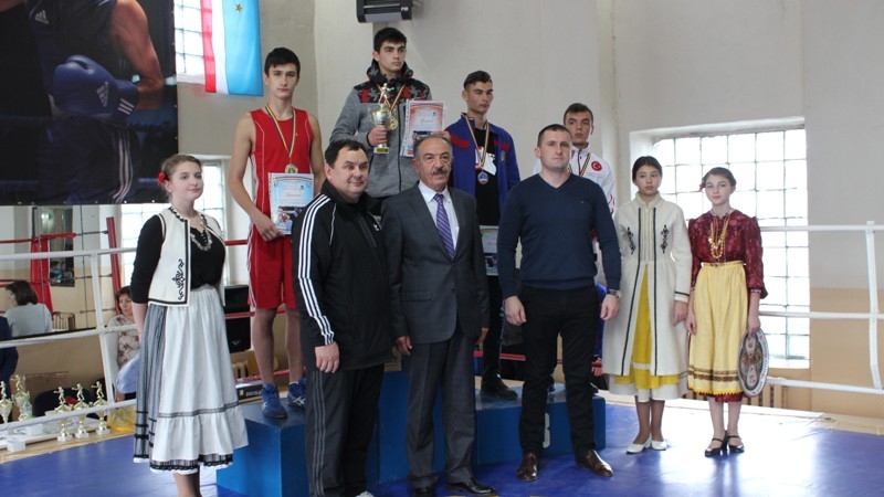В Чадыр-Лунге состоялось награждение победителей международного турнира по боксу (Фото) (Видео)