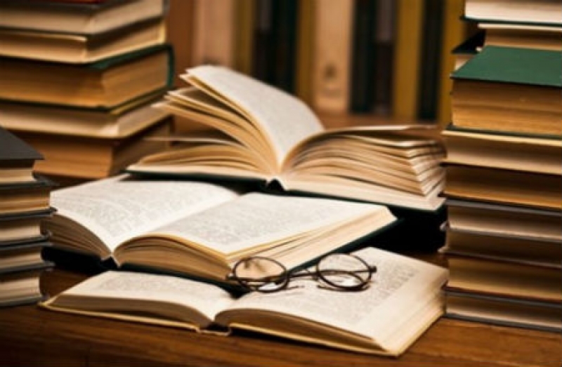 Владимир Карадинар приглашает на "Вечер поэзии"