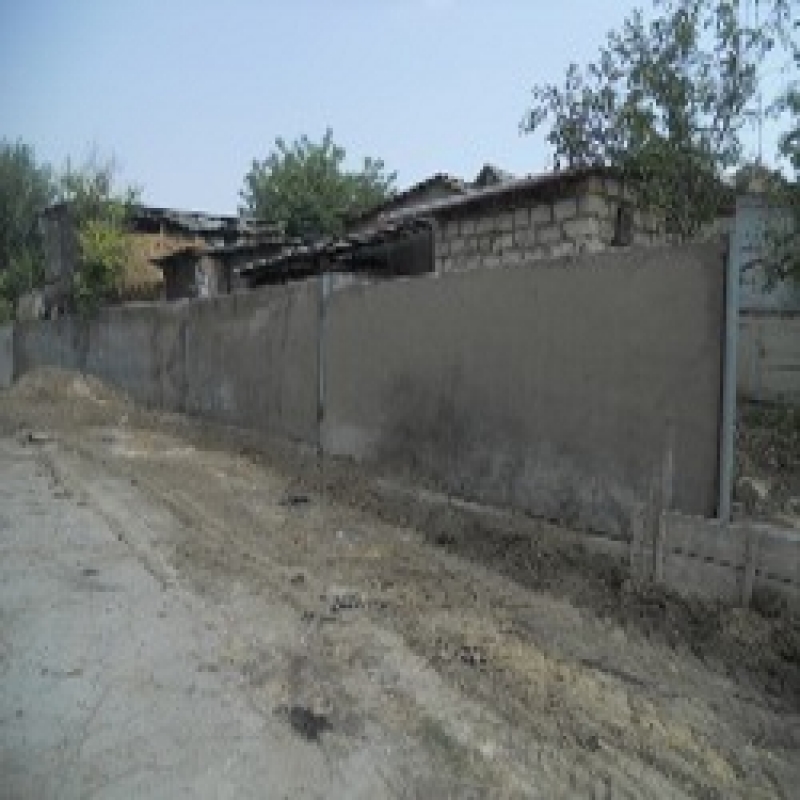 В детском саду №7 идет строительство ограждения