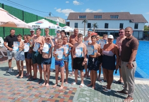 Водные старты в «Oasis»: в Чадыр-Лунге прошёл первый летний турнир для детей